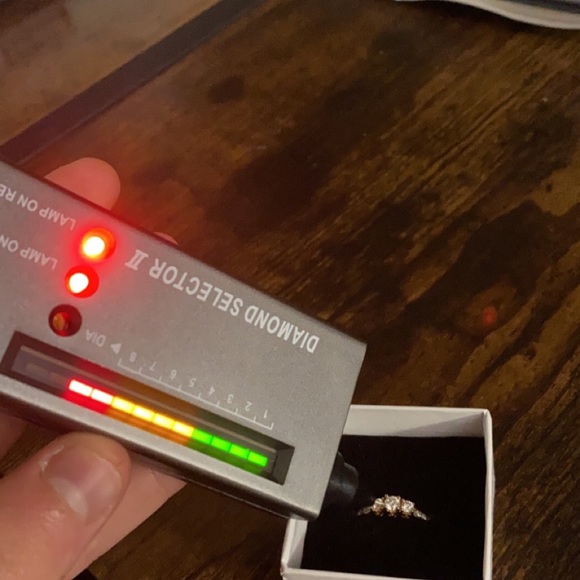 Diamond ring - Picture 4 of 4